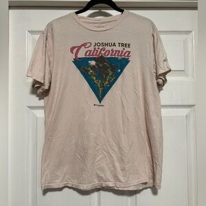 Columbia Pink Joshua Tree Short Sleeve T-Shirt Men’s Size L